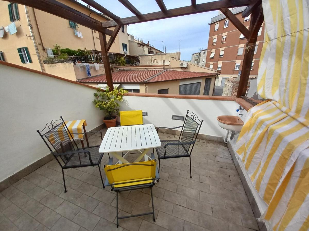 "La Casita", 2 Floors Apartment, Private Parking 1 Car Or 2 Bikes, Air-Cond And Terrace Livorno Eksteriør bilde