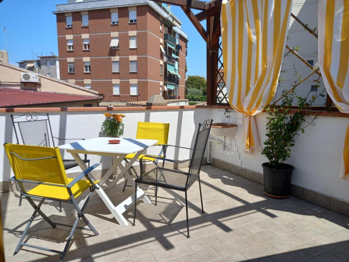 "La Casita", 2 Floors Apartment, Private Parking 1 Car Or 2 Bikes, Air-Cond And Terrace Livorno Eksteriør bilde
